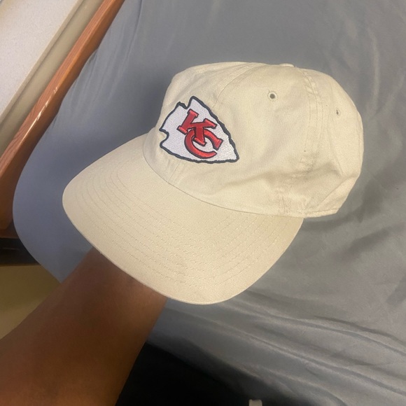 Chiefs hat - Picture 1 of 3